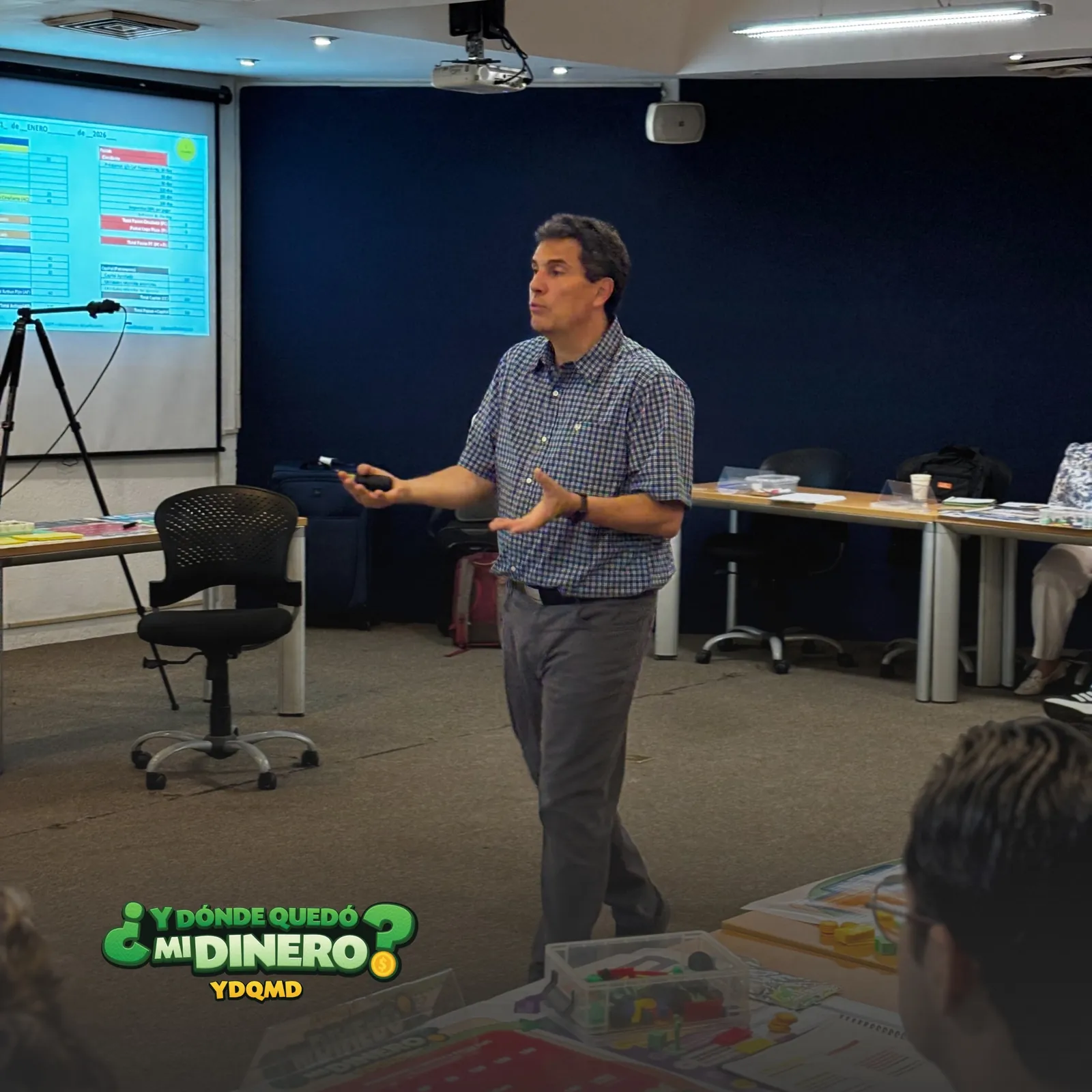 Facilitador durante el taller de Coparmex Culiacán
